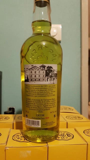 une bouteille de Chartreuse La Tau 2020