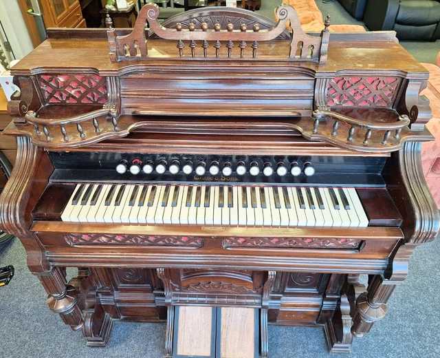 Hand clearance pumped organ
