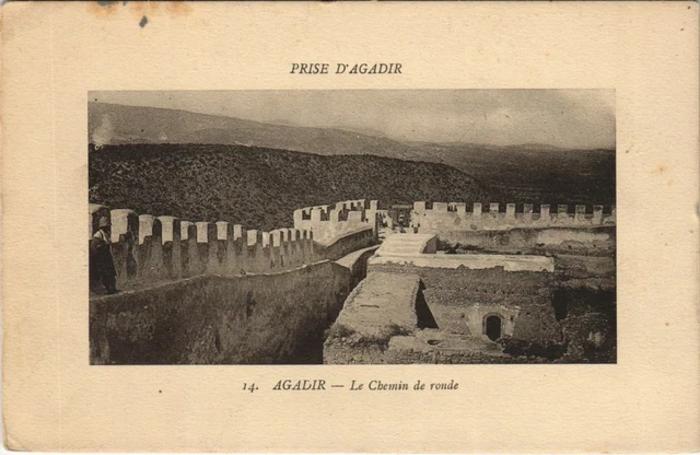 CPA AK Militaire AGADIR Le Chemin de ronde MAROC (24178)