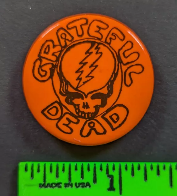 Vintage 1974 Grateful Dead Rock Music Band Skull Pinback Pin