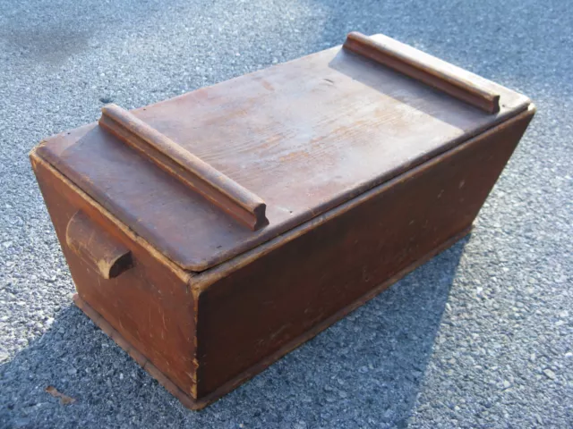 VINTAGE PRIMITIVE Pennsylvania Farmhouse Dovetailed Wood Dough Box with Lid