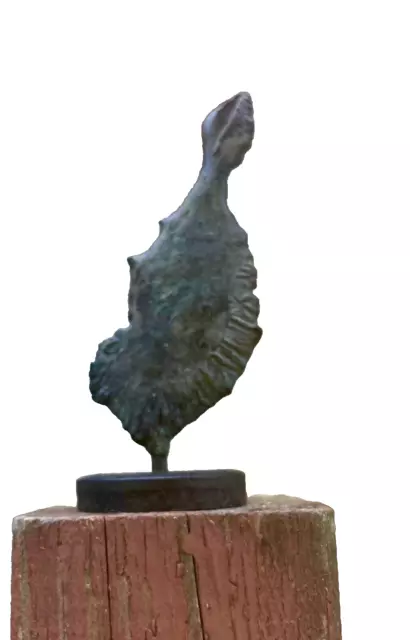 sculpture abstraite  en bronze titrée l'aguicheuse daté 89 et signé J.LIQUITO