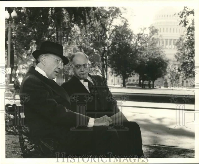 1991 Press Photo Actors Richard Kiley, Mark Hammer star in "Separate But Equal."