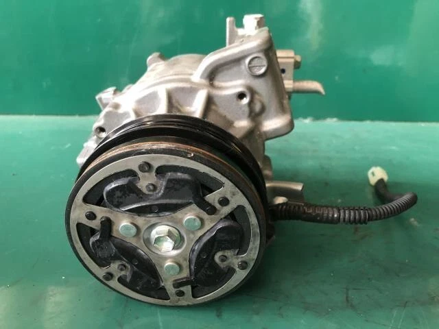 DAIHATSU Mira e-s 2023 5BA-LA350S compressore A/C 88320B2180 [usato] [PA94086303]