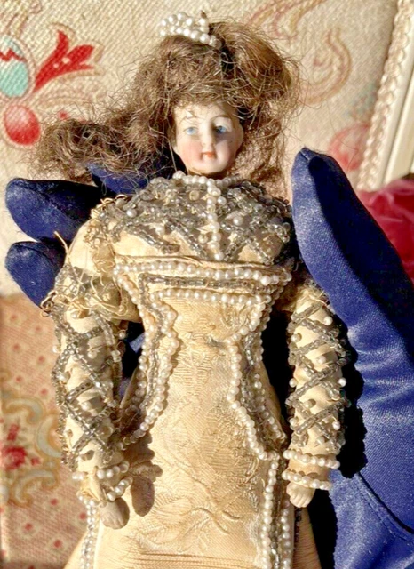 Jouet poupée blonde vintage avec robe verte - Poupée