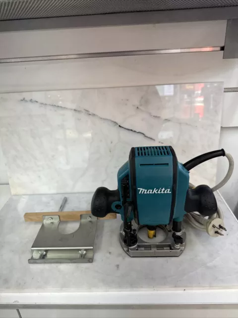 MAKITA - 1000W PLUNGE ROUTER - RP0900 - 9.5mm (3/8")