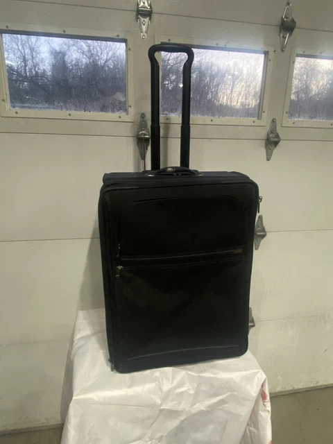 Tumi Alpha 2 Expandable 24” Wheeled Nylon Travel Luggage Trip Suitcase 22028D4