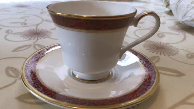 Royal Doulton martinique cup & saucers New. English Fine Bone China