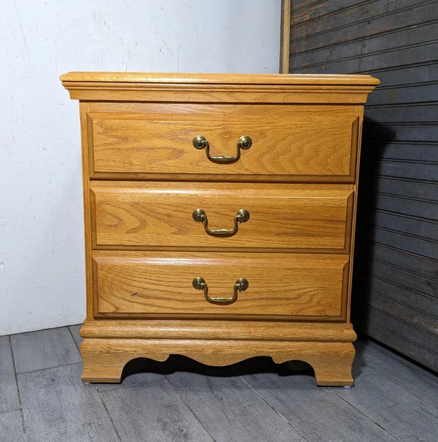 Vintage Rustic Country Oak Wood 2-Drawer Nightstand Table - Dovetailed
