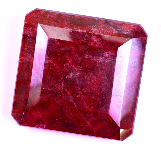 979.70 CT NATUREL Géante Rubis Rouge Certifié Museum Grade Émeraude — free download