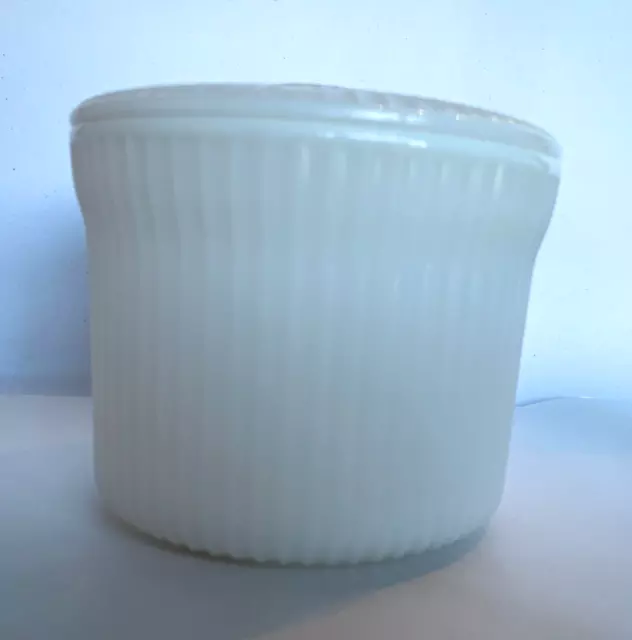 VTG Ribbed Round MCM Lidded Milk Glass Refrigerator Dish Breakstones Dairy Foods