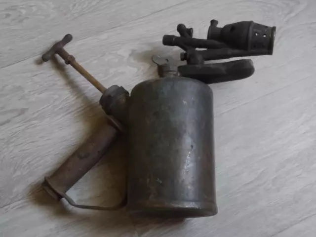 Alte Lötlampe, (skl)