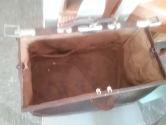 Tasche Hebammentasche Arzttasche Koffer alt original Leder 3