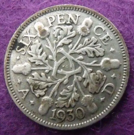 1930 GEORGE V SILVER SIXPENCE  ( 50% Silver )  British 6d Coin.   473