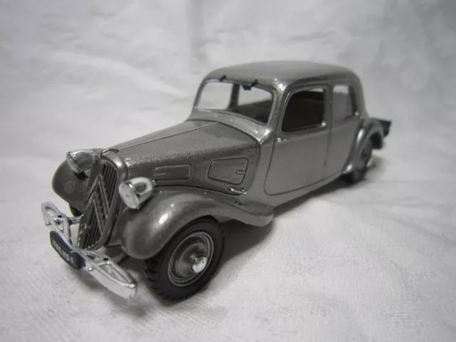 Ad958 Universal Hobbies Uh 1/43 Citroen Traction 11 Al 1936 Presse Bon Etat