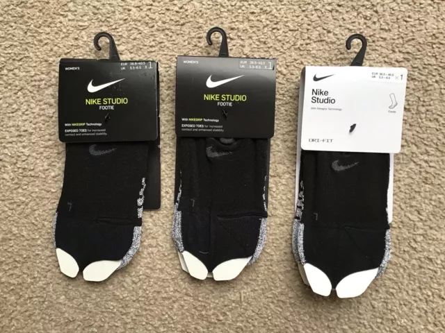 Nike Studio schwarze Fußie Tanzsocken x 3 Paar Damen Gr. 5,5 - 6,5 neu mit Etikett