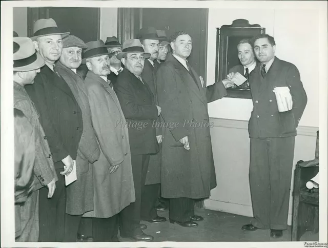 1938 Cloak Operators Union Ilgwu Unemployment Checks Business 7X9 Vintage Photo