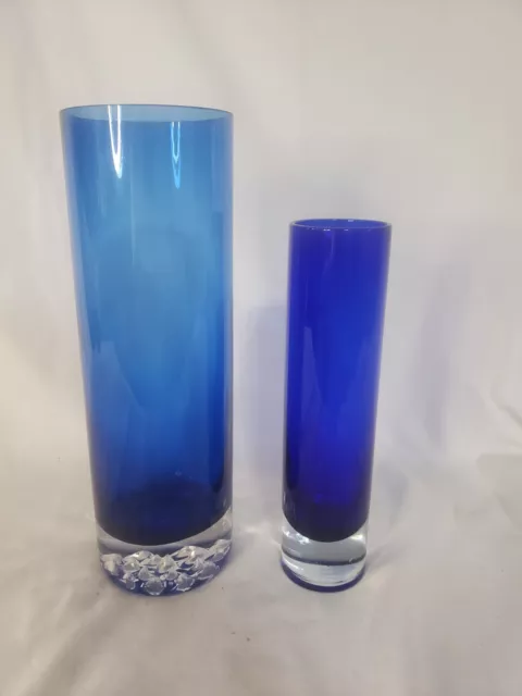 Juego de dos jarrones de flores cilindro/tubo de vidrio azul cobalto
