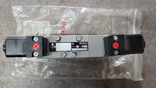 Bosch 0 820 022 032 5/2 Wegeventil -used