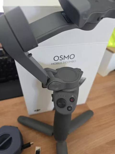 DJI Osmo Mobile 3 Combo - Faltbarer Stabilisator  (CP.OS.00000040.01)