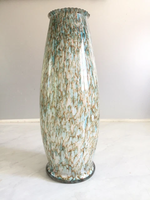 Belle paire d'anciens vases en pâte de verre (D'occasion) à LE MONT-SUR