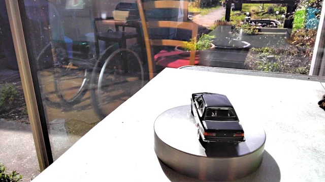 Minichamps 1/43 - BMW. 323 I E21.  1975 .avec des manques 4