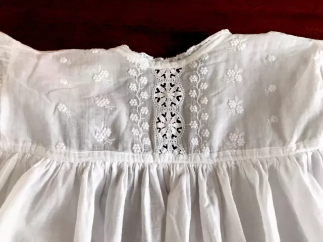 Vintage Childs Broderie Anglaise White Cotton Lace Christening dress Gown Doll ? 3