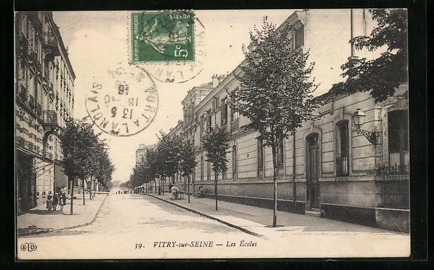 CPA Vitry-sur-Seine, Les Ecoles 1916