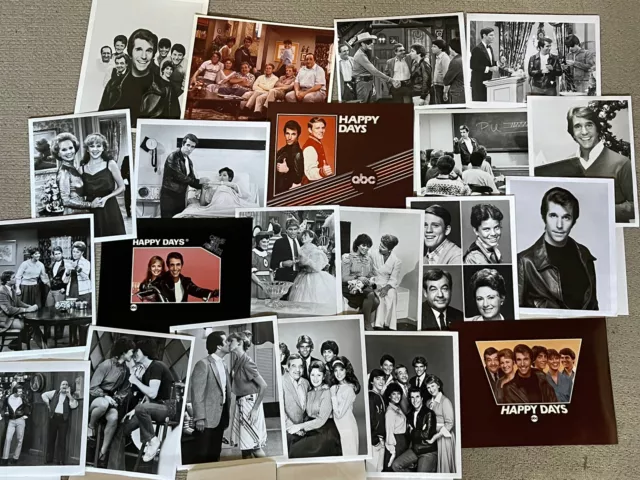 Happy Days 1970s Original ABC TV Press Kit. LOT Of  47 Cast Photos, Title w Info 3