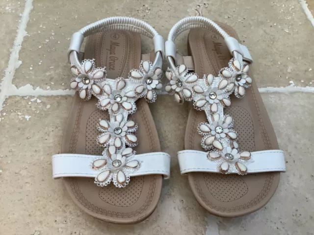 MAYA GRACE WHITE pretty jewelled cushioned summer sandals 4 10.00 PicClick UK