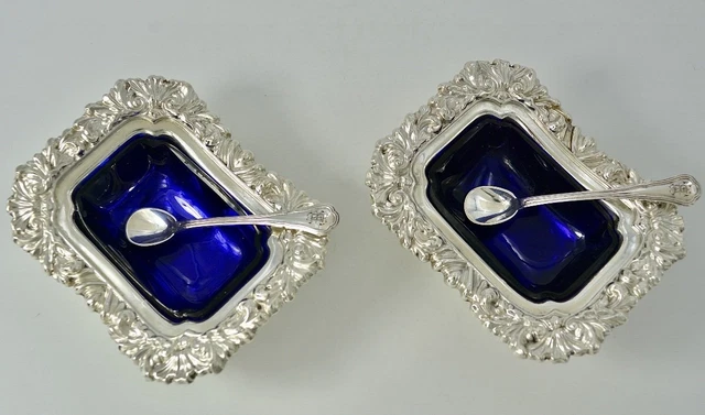 Antique 1920s Pair Of Salt Shakers In Silver And Glass English Work 246 g