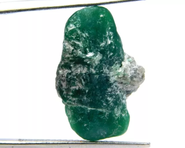 10.0 Cts Natural Beautiful Green  Emerald Rough Gemstone .678