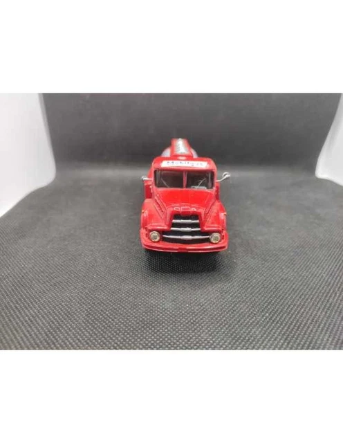Camion-citerne Dinky Unic ZU 121 Izoard 1954 Mobilgas - Résine 1:50 - Collection