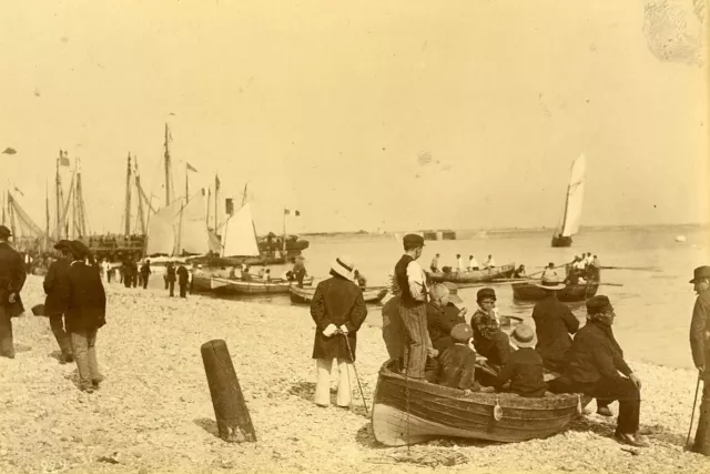 France Baie de Somme Le Crotoy Saint Valery sur Somme Fishing boats Photo 1885