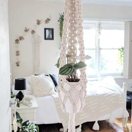 Macrame Plant Hanger / Vintage Style Macrame Plant Hanger