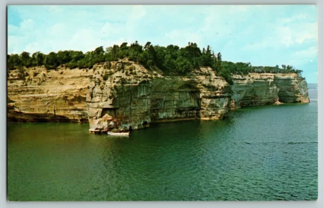 Postcard Indian Head Rock Pictured Rocks Munising Michigan