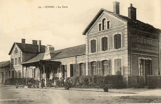 COSNE SUR LOIRE (58) gare du chemin de fer