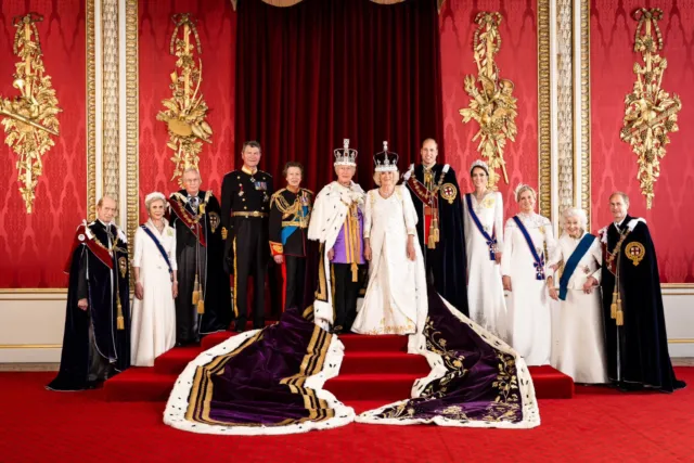 King Charles Iii Coronation Family Official Photo Fridge Magnet 5" X 3.5"
