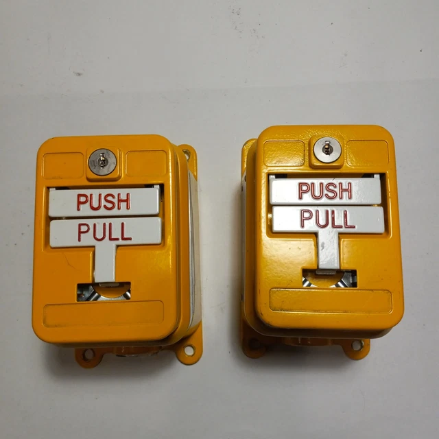 Signal Communications Corp SGX-32 Fire Alarm Pull Station Explosion Proof SigCom