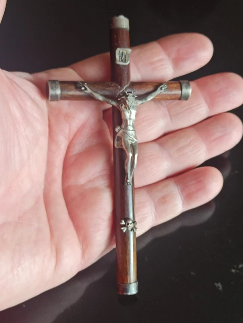 Ancien pendentif crucifix jésus christ croix religieuse
