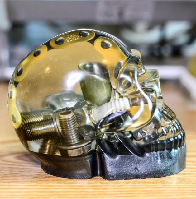 Motorcycle Parts Resin Skull Ornament With Motorcycle Chain.