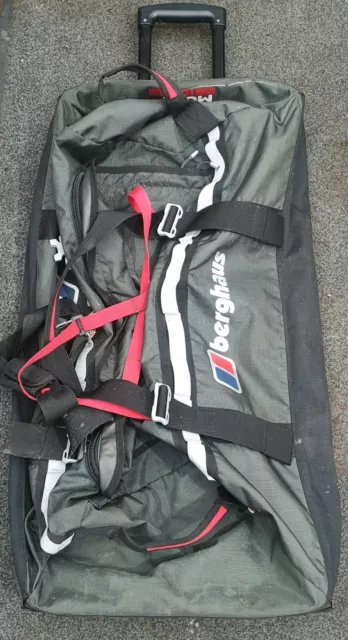 Berghaus mule 2 online 100 litre wheeled holdall
