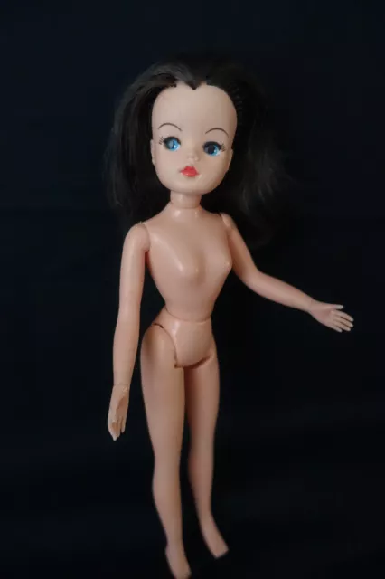 VINTAGE SINDY (Pedigree) DOLL - SINDY/33055X on neck, 1970's