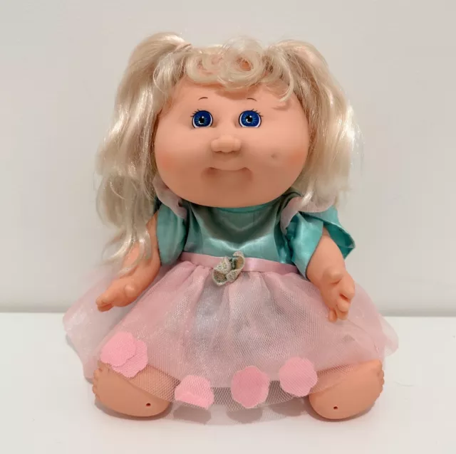 Vintage 2004 Original Cabbage Patch Kid Blonde Long Hair Blue Eyes Girl Doll