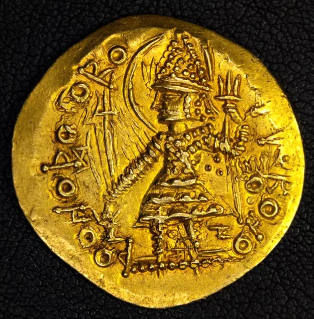 India Kushan Empire Vasudeva II 290-310 AV Gold Dinar Mint C Siva Nandi MK 685