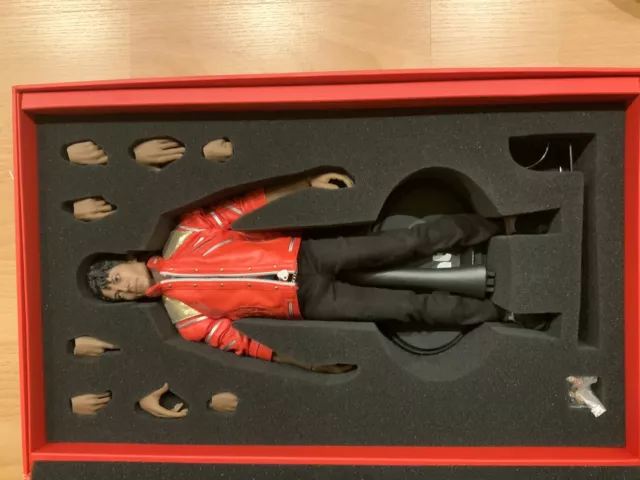 Figurine Hot Toys DX03 - Bad - Michael Jackson Bad Version - Figurine de  collection - à la Fnac