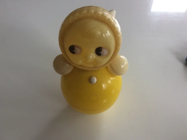 Russische Puppe Bei Bewegung Mit Kling Klang  Höhe 21 Cm 