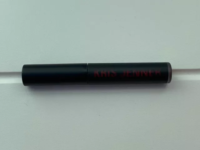 BRANDNEU ""KYLIE COSMETICS x KRIS JENNER"", DAS IST WILDER SAMT FLÜSSIGER LIPPENSTIFT - 0,70 G!