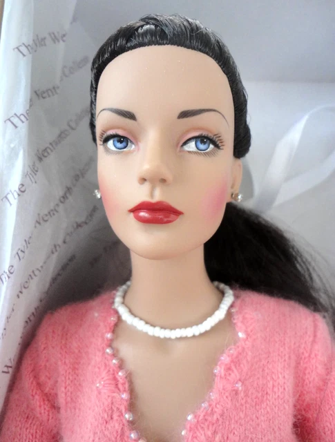 TONNER “DARK SHIMMER” T13CJSD02 DOLL FIGURINE 16 inch