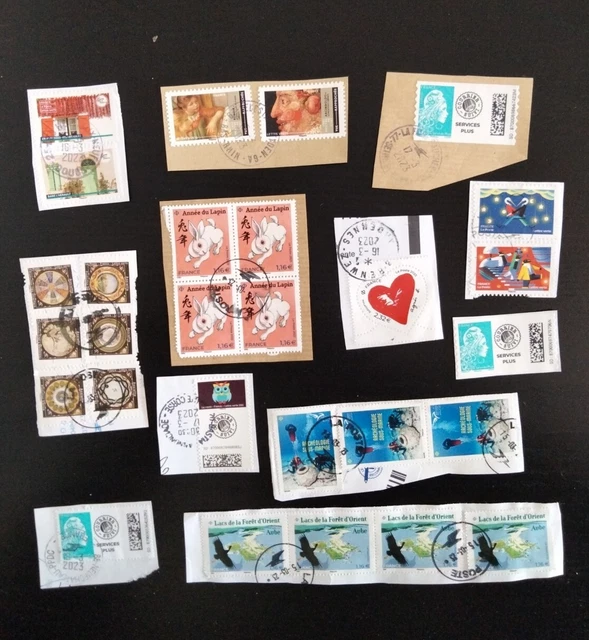 Lot de 28 timbres France nouveautés 2023/2022. Cachet à date rond.